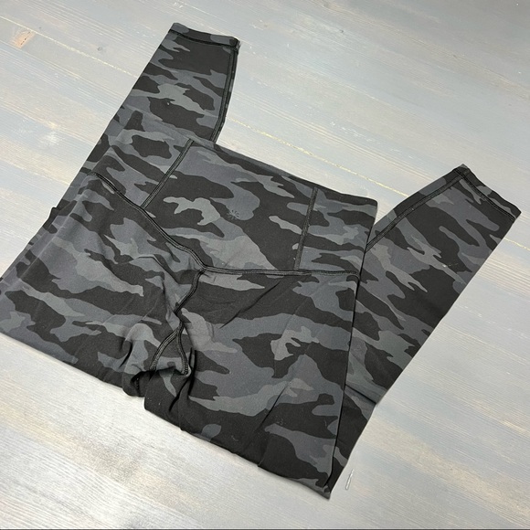 Athleta Elation Camo 7/8 Tight - Picture 5 of 5